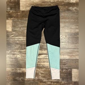 Women’s leggings size medium